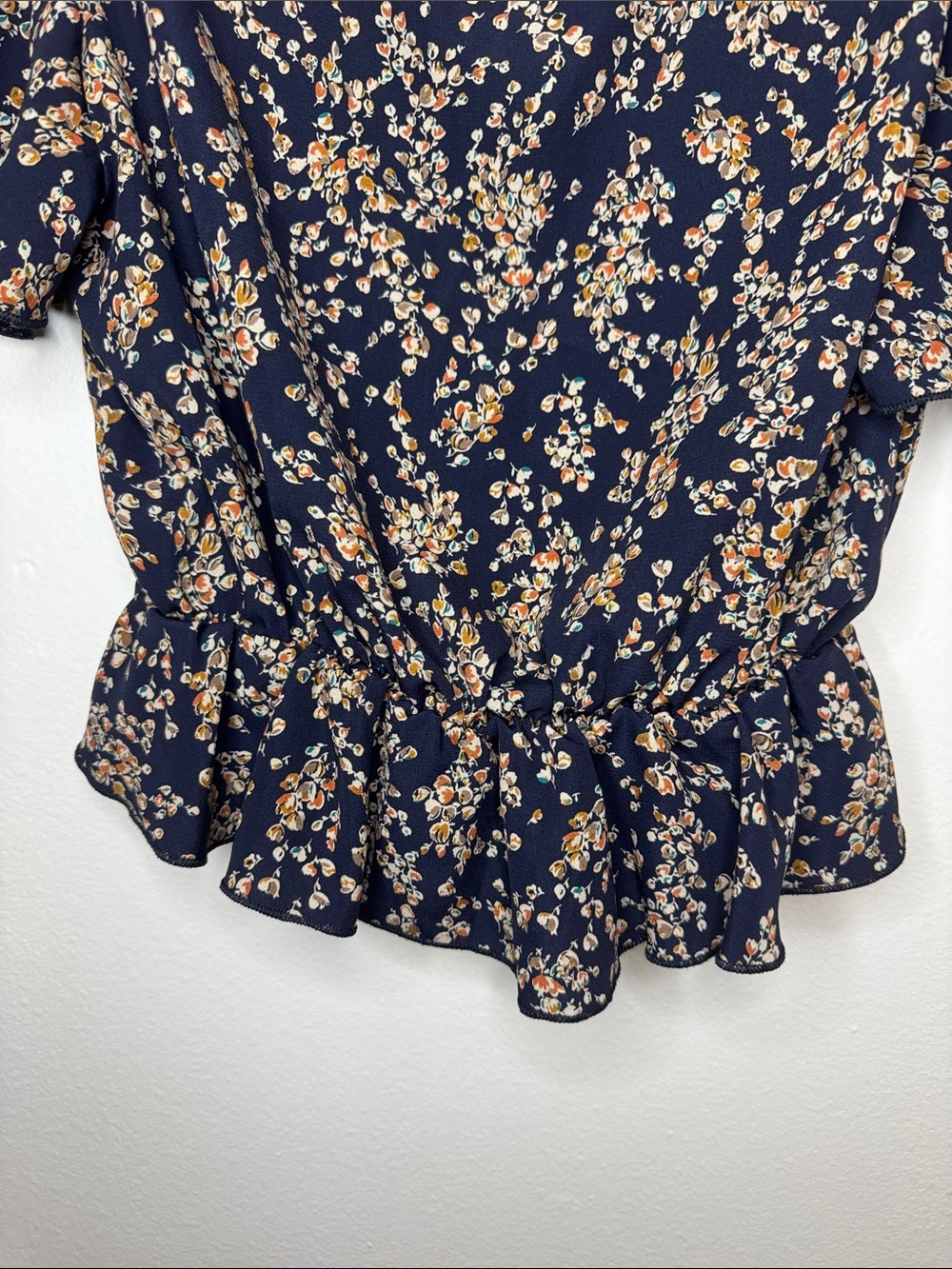 Navy Floral Puff-Sleeve Peplum Blouse - Picture 4 of 6